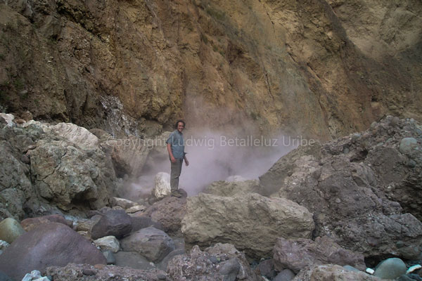 trekking llahuar viewpoint achachiwa